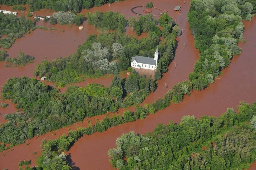 Flooding Strands Residents, Cut Off Access In Northern Wisconsin